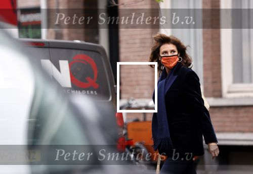 Amsterdam 17 december 2020
Astrid Joosten doet boodschappen met mondkapje