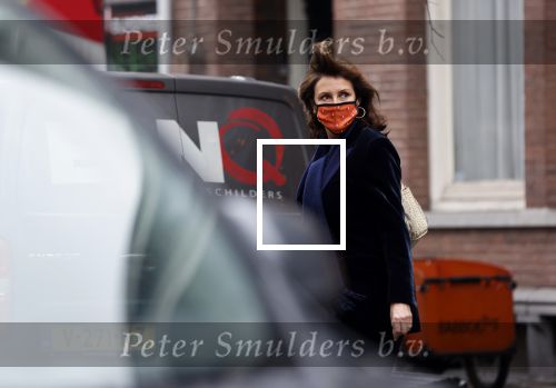 Amsterdam 17 december 2020
Astrid Joosten doet boodschappen met mondkapje