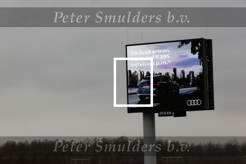 Muiden 27 november 2020
Abri / reclame Audi Etron langs A1