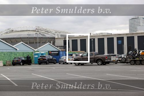 Amsterdam 20 november 2020
Aanbouw nieuwe Big Brother huis op de parkeerplaats bij endemol naast de Amsterdam Arena.