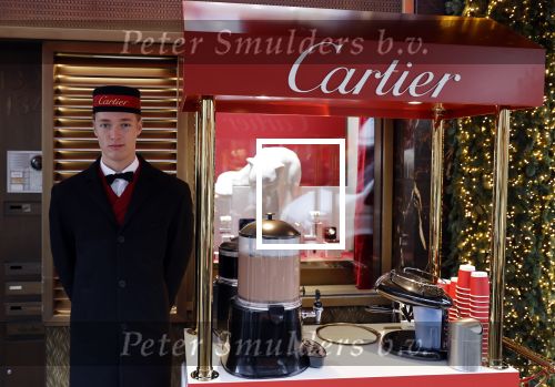 Amsterdam 12 december 2020
De cartier winkel op de pc hooftstraat in kerstsfeer