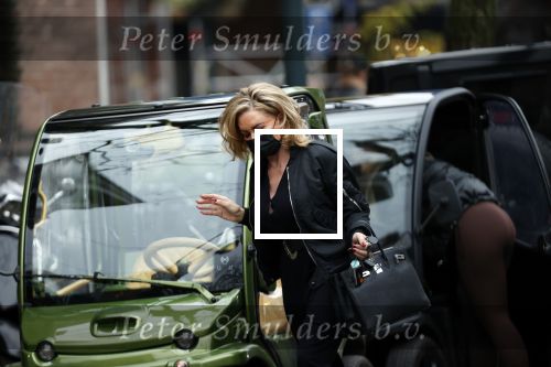 Amsterdam 27 november 2020
Connie Witteman doet boodschappen met een mondkapje