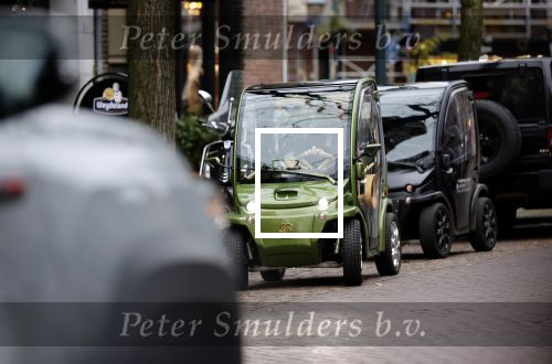 Amsterdam 27 november 2020
Connie Witteman doet boodschappen met een mondkapje