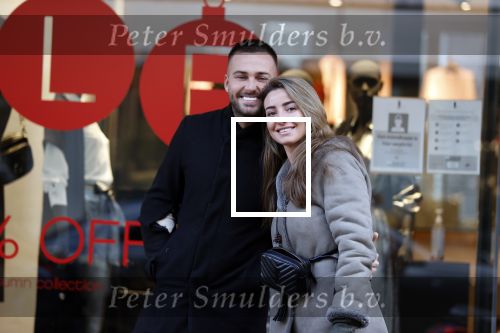 Amsterdam 5 december 2020
Dave Roelvink met zijn vriendin Jazzlyn op de pc hooftstraat
