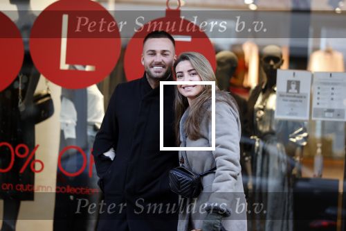 Amsterdam 5 december 2020
Dave Roelvink met zijn vriendin Jazzlyn op de pc hooftstraat