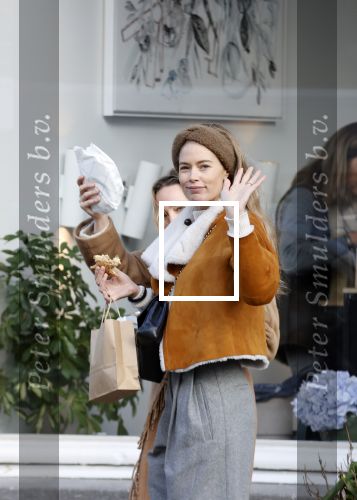 Amsterdam 1 december 2020
Doutzen Kroes eet broodje met Lieke en Jetteke v Lexmond