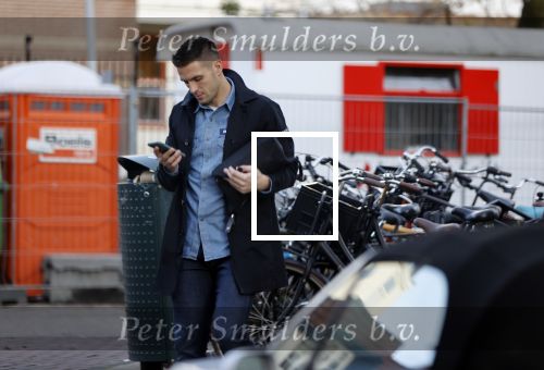 Amsterdam 22 november 2020
Dusan tadic met telefoon oip straat