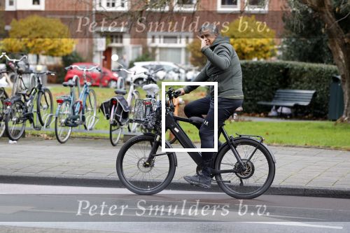 Amsterdam 12 november 2020
Frank Rijkaard op zijn electrische fiets