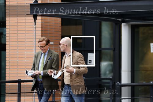 Den Haag Schiphol en Hilversum
Frank Jansen en zijn partneer Rogier Smit rijden van hun huis in Den Haag naar RTL in Hilversum waar ze een gesprek hebben met Peter v d Vorst van RTL