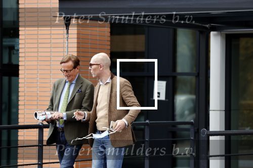 Den Haag Schiphol en Hilversum
Frank Jansen en zijn partneer Rogier Smit rijden van hun huis in Den Haag naar RTL in Hilversum waar ze een gesprek hebben met Peter v d Vorst van RTL