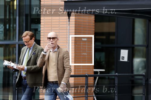 Den Haag Schiphol en Hilversum
Frank Jansen en zijn partneer Rogier Smit rijden van hun huis in Den Haag naar RTL in Hilversum waar ze een gesprek hebben met Peter v d Vorst van RTL