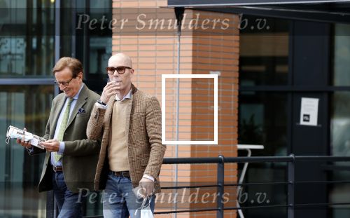 Den Haag Schiphol en Hilversum
Frank Jansen en zijn partneer Rogier Smit rijden van hun huis in Den Haag naar RTL in Hilversum waar ze een gesprek hebben met Peter v d Vorst van RTL