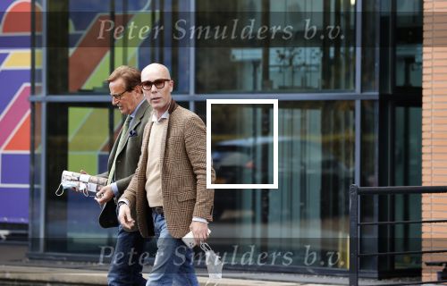 Den Haag Schiphol en Hilversum
Frank Jansen en zijn partneer Rogier Smit rijden van hun huis in Den Haag naar RTL in Hilversum waar ze een gesprek hebben met Peter v d Vorst van RTL