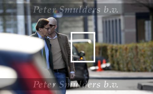 Den Haag Schiphol en Hilversum
Frank Jansen en zijn partneer Rogier Smit rijden van hun huis in Den Haag naar RTL in Hilversum waar ze een gesprek hebben met Peter v d Vorst van RTL