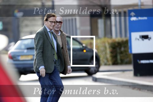 Den Haag Schiphol en Hilversum
Frank Jansen en zijn partneer Rogier Smit rijden van hun huis in Den Haag naar RTL in Hilversum waar ze een gesprek hebben met Peter v d Vorst van RTL