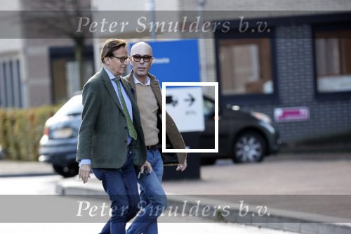 Den Haag Schiphol en Hilversum
Frank Jansen en zijn partneer Rogier Smit rijden van hun huis in Den Haag naar RTL in Hilversum waar ze een gesprek hebben met Peter v d Vorst van RTL