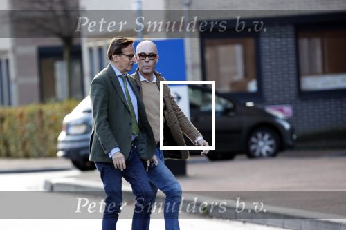 Den Haag Schiphol en Hilversum
Frank Jansen en zijn partneer Rogier Smit rijden van hun huis in Den Haag naar RTL in Hilversum waar ze een gesprek hebben met Peter v d Vorst van RTL