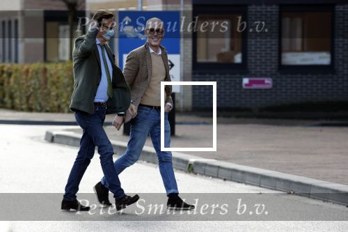 Den Haag Schiphol en Hilversum
Frank Jansen en zijn partneer Rogier Smit rijden van hun huis in Den Haag naar RTL in Hilversum waar ze een gesprek hebben met Peter v d Vorst van RTL