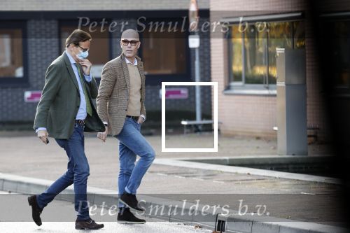 Den Haag Schiphol en Hilversum
Frank Jansen en zijn partneer Rogier Smit rijden van hun huis in Den Haag naar RTL in Hilversum waar ze een gesprek hebben met Peter v d Vorst van RTL