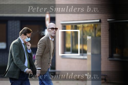 Den Haag Schiphol en Hilversum
Frank Jansen en zijn partneer Rogier Smit rijden van hun huis in Den Haag naar RTL in Hilversum waar ze een gesprek hebben met Peter v d Vorst van RTL