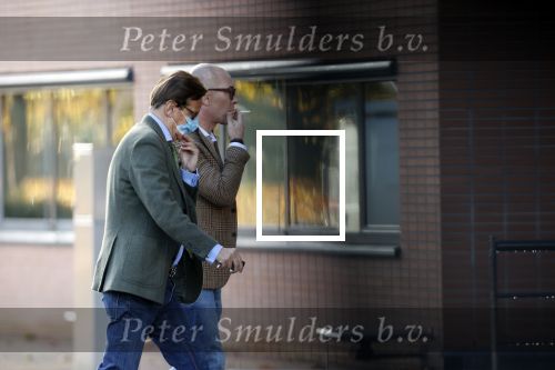 Den Haag Schiphol en Hilversum
Frank Jansen en zijn partneer Rogier Smit rijden van hun huis in Den Haag naar RTL in Hilversum waar ze een gesprek hebben met Peter v d Vorst van RTL