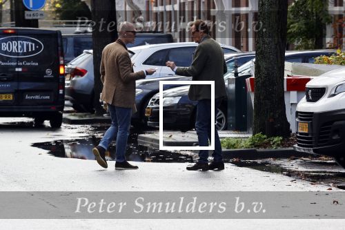 Den Haag Schiphol en Hilversum
Frank Jansen en zijn partneer Rogier Smit rijden van hun huis in Den Haag naar RTL in Hilversum waar ze een gesprek hebben met Peter v d Vorst van RTL