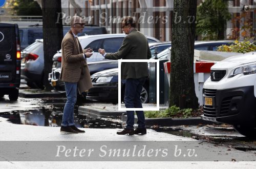 Den Haag Schiphol en Hilversum
Frank Jansen en zijn partneer Rogier Smit rijden van hun huis in Den Haag naar RTL in Hilversum waar ze een gesprek hebben met Peter v d Vorst van RTL
