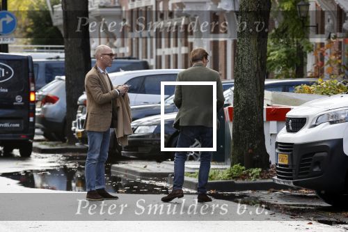 Den Haag Schiphol en Hilversum
Frank Jansen en zijn partneer Rogier Smit rijden van hun huis in Den Haag naar RTL in Hilversum waar ze een gesprek hebben met Peter v d Vorst van RTL