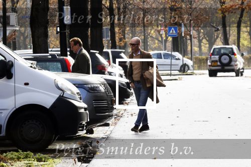 Den Haag Schiphol en Hilversum
Frank Jansen en zijn partneer Rogier Smit rijden van hun huis in Den Haag naar RTL in Hilversum waar ze een gesprek hebben met Peter v d Vorst van RTL