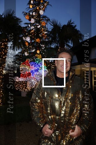 Aalsmeer 18 december 2020
Gerard Joling zijn huis is helemaal versierd met kerstlichtjes en bomen