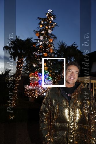 Aalsmeer 18 december 2020
Gerard Joling zijn huis is helemaal versierd met kerstlichtjes en bomen