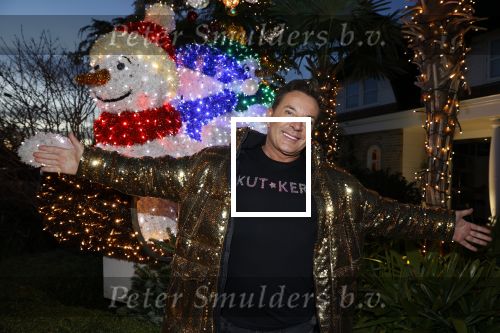 Aalsmeer 18 december 2020
Gerard Joling zijn huis is helemaal versierd met kerstlichtjes en bomen