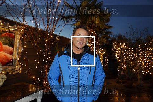 Aalsmeer 18 december 2020
Gerard Joling zijn huis is helemaal versierd met kerstlichtjes en bomen