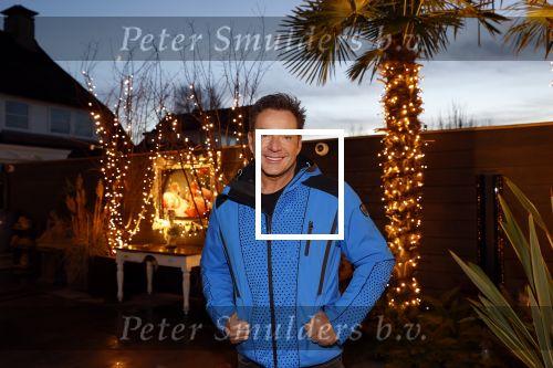 Aalsmeer 18 december 2020
Gerard Joling zijn huis is helemaal versierd met kerstlichtjes en bomen
