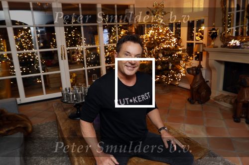 Aalsmeer 18 december 2020
Gerard Joling zijn huis is helemaal versierd met kerstlichtjes en bomen