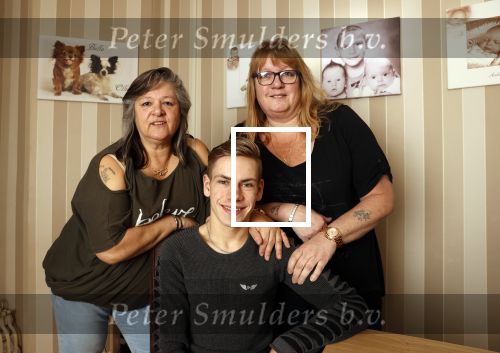 Den Haag 3 december 2020
Gio Zwikker thuis met zijn omaâ€™s