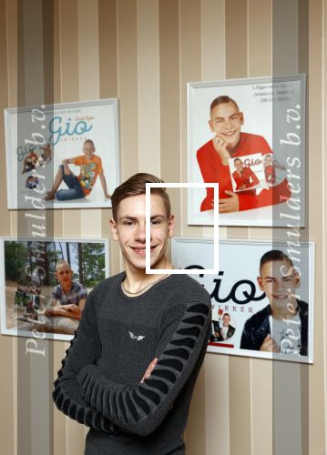 Den Haag 3 december 2020
Gio Zwikker thuis met zijn omaâ€™s