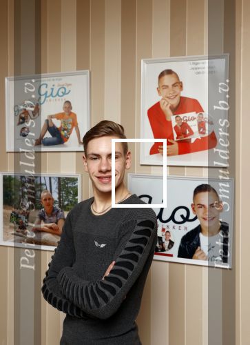 Den Haag 3 december 2020
Gio Zwikker thuis met zijn omaâ€™s