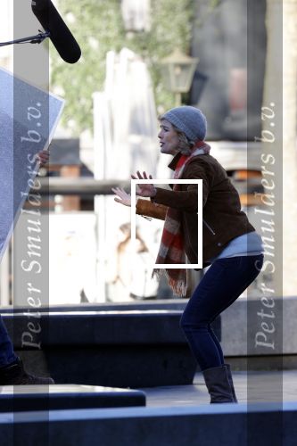 Amsterdam 18 november 2020
Opnames met ilse Warringa op het Rembrandtplein. Menno Kohler doet produktie . Zijn vrouw en zoontje komen even kijken .