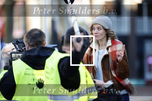 Amsterdam 18 november 2020
Opnames met ilse Warringa op het Rembrandtplein. Menno Kohler doet produktie . Zijn vrouw en zoontje komen even kijken .