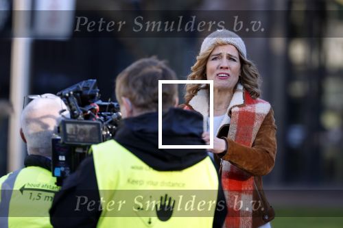 Amsterdam 18 november 2020
Opnames met ilse Warringa op het Rembrandtplein. Menno Kohler doet produktie . Zijn vrouw en zoontje komen even kijken .