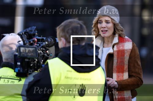 Amsterdam 18 november 2020
Opnames met ilse Warringa op het Rembrandtplein. Menno Kohler doet produktie . Zijn vrouw en zoontje komen even kijken .