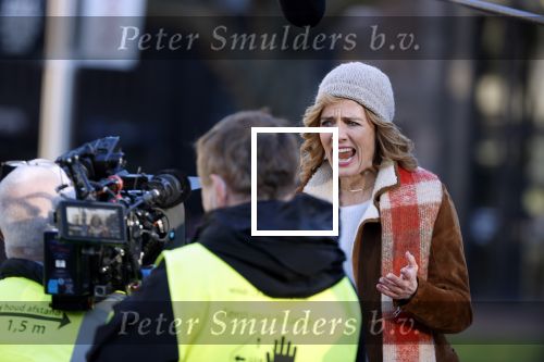Amsterdam 18 november 2020
Opnames met ilse Warringa op het Rembrandtplein. Menno Kohler doet produktie . Zijn vrouw en zoontje komen even kijken .