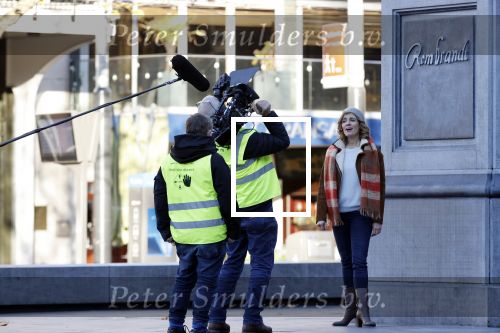 Amsterdam 18 november 2020
Opnames met ilse Warringa op het Rembrandtplein. Menno Kohler doet produktie . Zijn vrouw en zoontje komen even kijken .