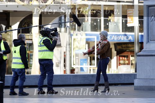 Amsterdam 18 november 2020
Opnames met ilse Warringa op het Rembrandtplein. Menno Kohler doet produktie . Zijn vrouw en zoontje komen even kijken .