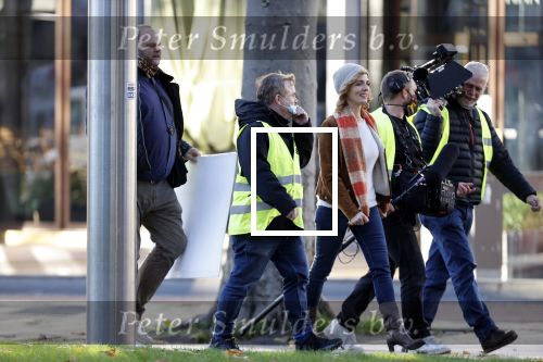 Amsterdam 18 november 2020
Opnames met ilse Warringa op het Rembrandtplein. Menno Kohler doet produktie . Zijn vrouw en zoontje komen even kijken .