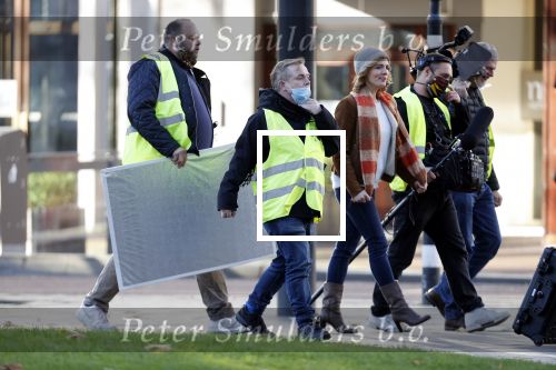 Amsterdam 18 november 2020
Opnames met ilse Warringa op het Rembrandtplein. Menno Kohler doet produktie . Zijn vrouw en zoontje komen even kijken .