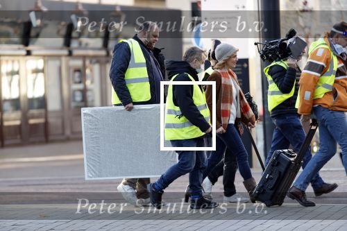 Amsterdam 18 november 2020
Opnames met ilse Warringa op het Rembrandtplein. Menno Kohler doet produktie . Zijn vrouw en zoontje komen even kijken .