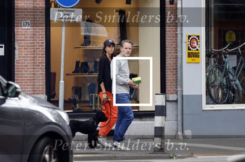 Amsterdam 22 juli 2020
Iris Hond met een kennis en haar hond in Amsterdam zuid.