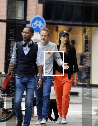 Amsterdam 22 juli 2020
Iris Hond met een kennis en haar hond in Amsterdam zuid.